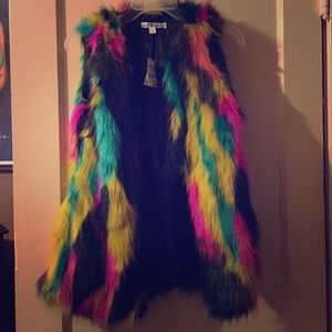Sleeveless faux fur vest. Moving. Must go!